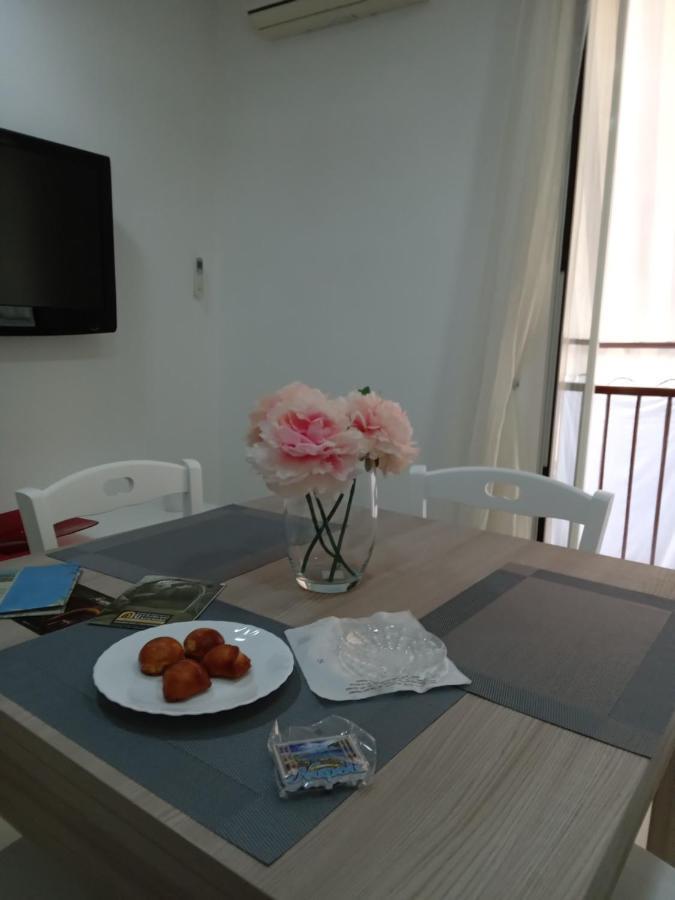 Appartement La Casa Di Rosy à Naples Extérieur photo