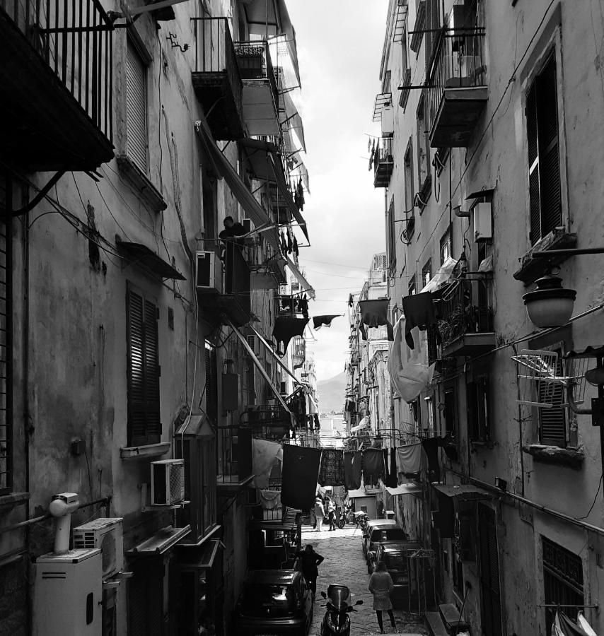 Appartement La Casa Di Rosy à Naples Extérieur photo